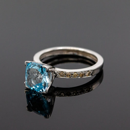 Aquamarine Gemstone Ring